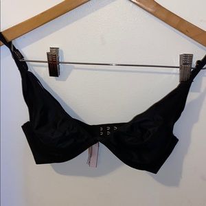 VICTORIAS SECRET BRA NEW